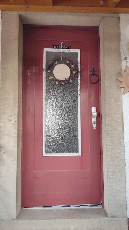 Alte Haustüre im Landhausstil