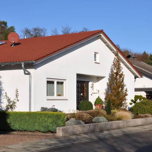Fertighaus mit neuen Fenstern
