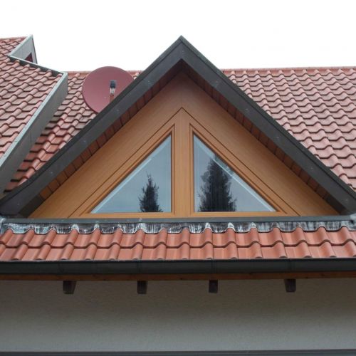 Fensterverblendung an Dreieckfenster mit Alu in Offernburg