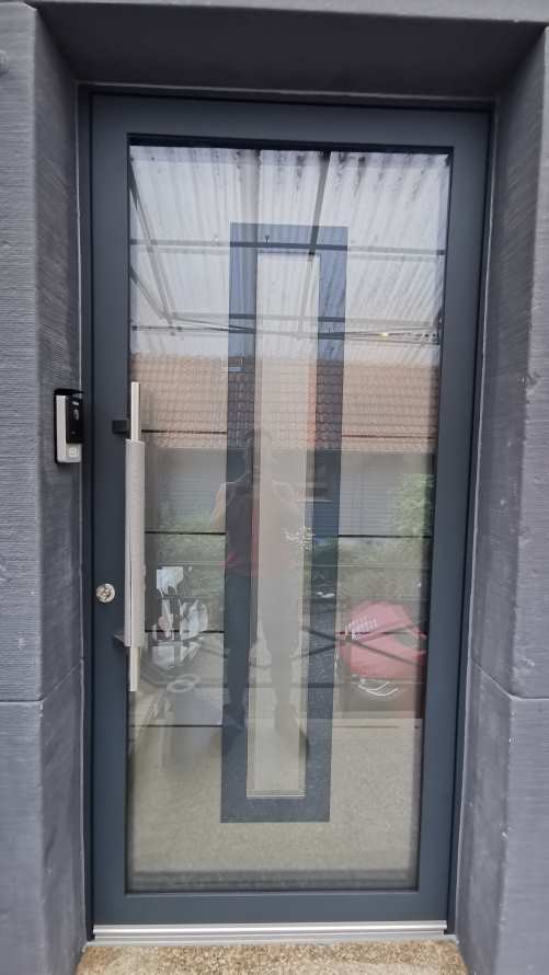 Haustüre Ganzglas mit viel Helligkeit