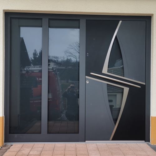 Haustüre mit Seitenteil