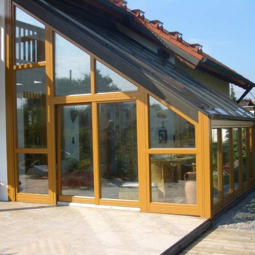 Wintergarten mit Verkleidung in hellbraun