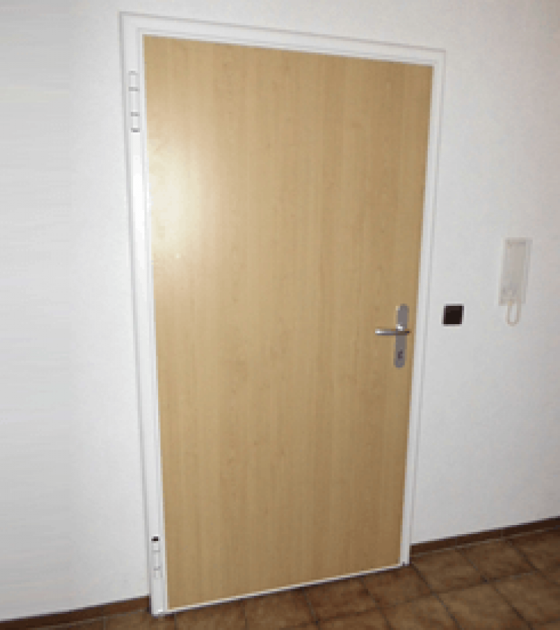 Graute Wohnungseingangstüre 